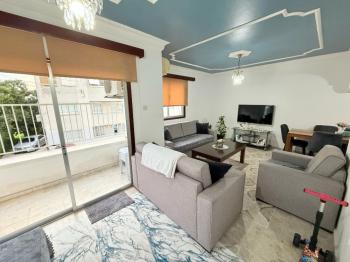 Girne Merkezde Türk Malı 2+1 Geniş Satılık Daire 