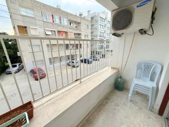 Girne Merkezde Türk Malı 2+1 Geniş Satılık Daire 