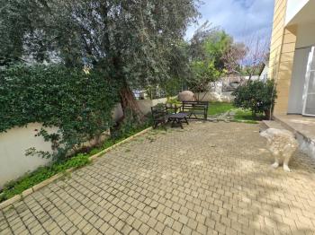 Yeşiltepe Bölgesinde Ozel Havuzlu Satılık Villa