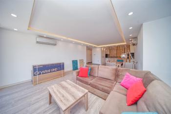Kıbrıs Girne Akacan Elegance'da Elit Blokta Geniş 3+1 Satılık Daire