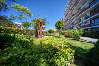 Kıbrıs Girne Akacan Elegance'da Elit Blokta Geniş 3+1 Satılık Daire
