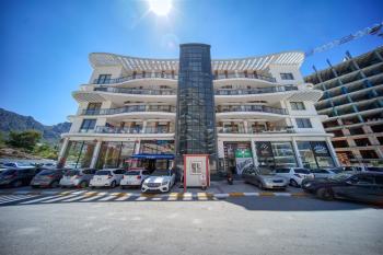 Kıbrıs Girne Akacan Elegance'da Elit Blokta Geniş 3+1 Satılık Daire