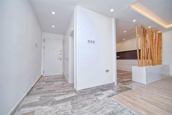 Kıbrıs Girne Akacan Elegance'da Elit Blokta Geniş 3+1 Satılık Daire