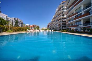 Kıbrıs Girne Akacan Elegance'da Elit Blokta Geniş 3+1 Satılık Daire
