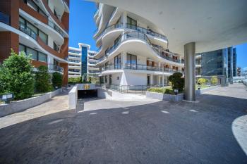 Kıbrıs Girne Akacan Elegance'da Elit Blokta Geniş 3+1 Satılık Daire