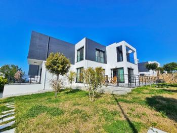 KKTC Girne Çatalköy Bölgesinde Satılık 3+1 Lüks Villa!