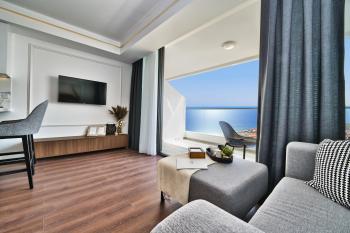 İskele Long Beach Bölgesinde Satılık 1+0  Residence Daireler