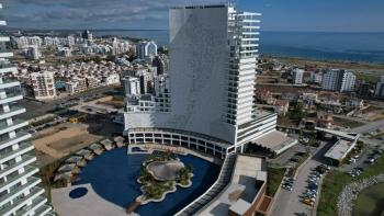 İskele Long Beach Bölgesinde Satılık 1+0  Residence Daireler