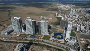İskele Long Beach Bölgesinde Satılık 1+0  Residence Daireler