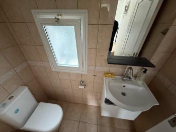 Girne Karaoğlanoğlunda Havuzlu Sitede Kiralık 3+1 İkiz Ev 