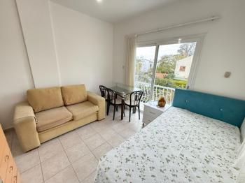 Girne Karaoğlanoğlunda Havuzlu Sitede Kiralık 3+1 İkiz Ev 