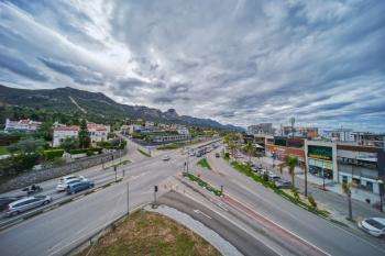 Girne Merkez'de Kiralık Manzaralı 2+1 Lüks Daireler