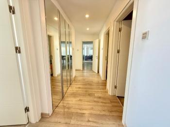 Girne’nin En Prestijli Sitesinde Full Deniz Manzaralı 4+1 Lüks Daire