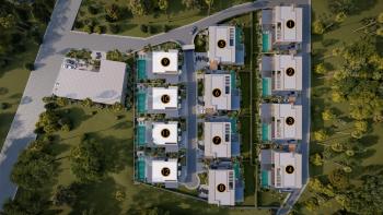 Kuzey Kıbrıs Girne Bellapais Bölgesinde Yer alan Satılık 5+1 Tripleks Villa 