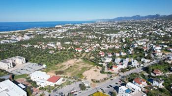 Kuzey Kıbrıs Girne Bellapais Bölgesinde Satılık Lüks 5+1 Tripleks Villa 
