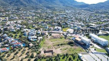 Kuzey Kıbrıs Girne Bellapais Bölgesinde Yer alan Satılık 5+1 Tripleks Villa 