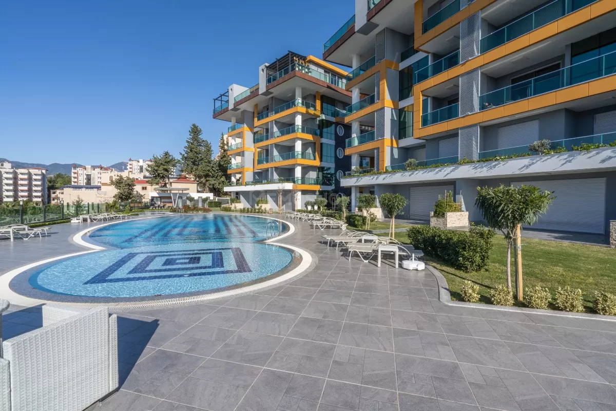 Stunning 3+1 with Full Sea