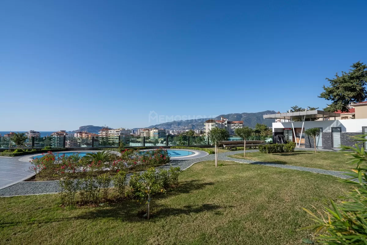 Stunning 3+1 with Full Sea