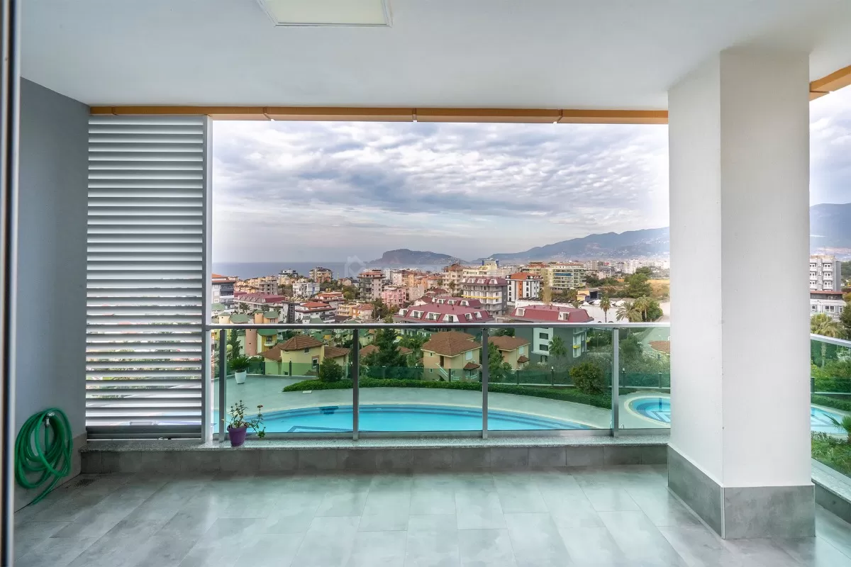 Stunning 3+1 with Full Sea