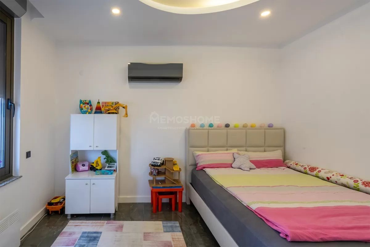 Stunning 3+1 with Full Sea