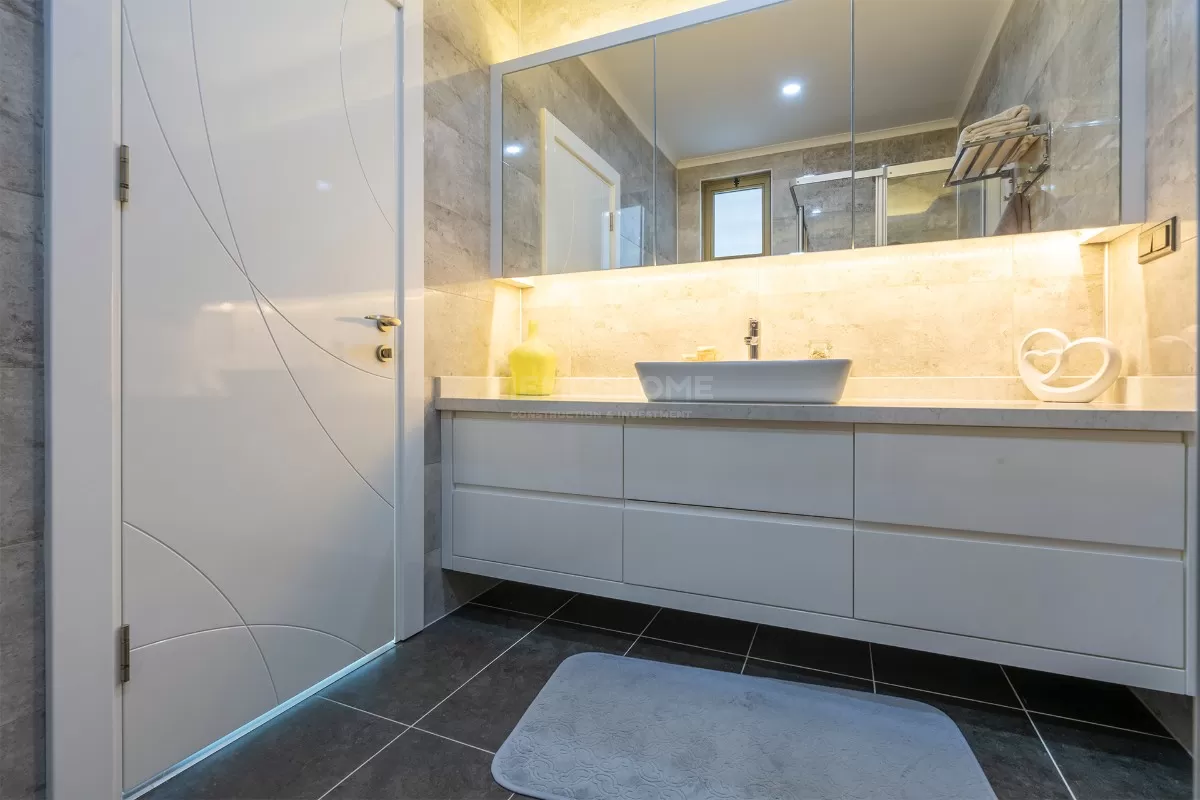 Stunning 3+1 with Full Sea