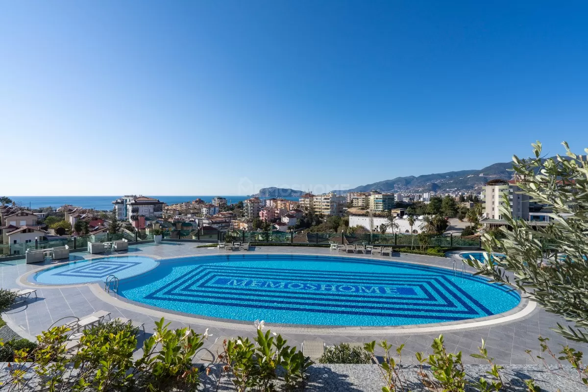 Stunning 3+1 with Full Sea