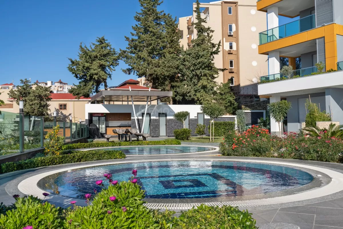 Stunning 3+1 with Full Sea