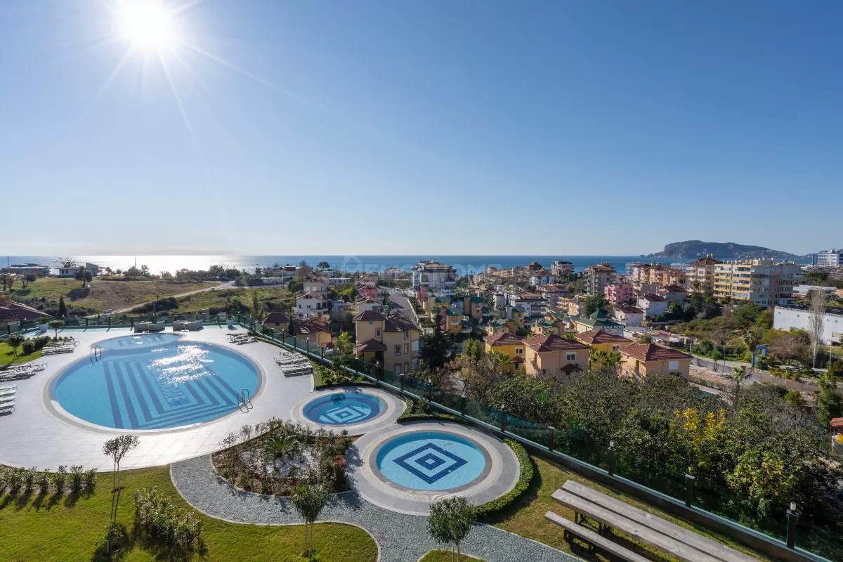 Stunning 3+1 with Full Sea