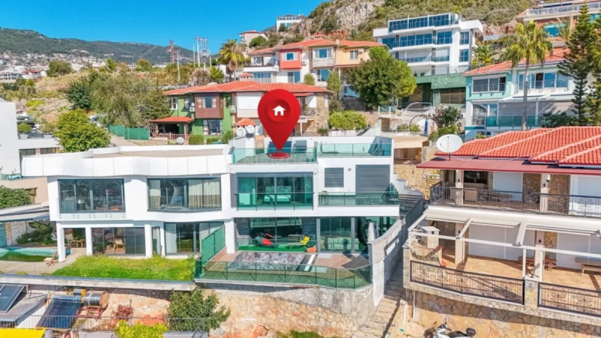 Beautiful & Spacious 3+1 Villa in Alanya