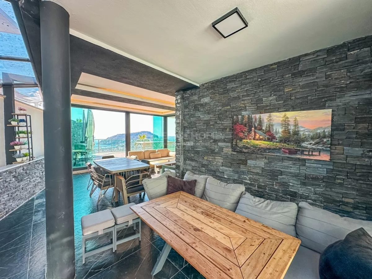 Beautiful & Spacious 3+1 Villa in Alanya