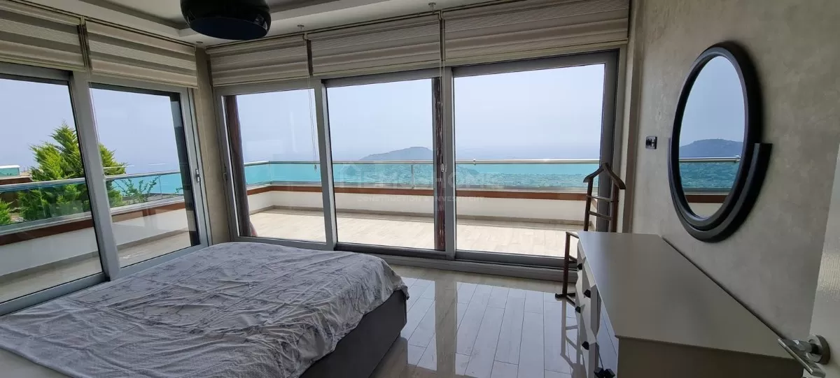 Superluxuriöse 5+1 Villa in Bektas