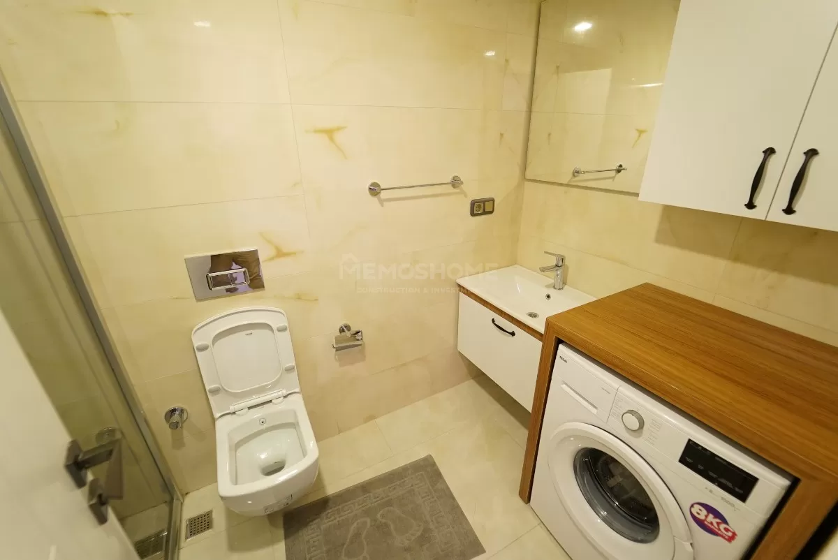 Romslig fullt møblert 2+1 med havutsikt