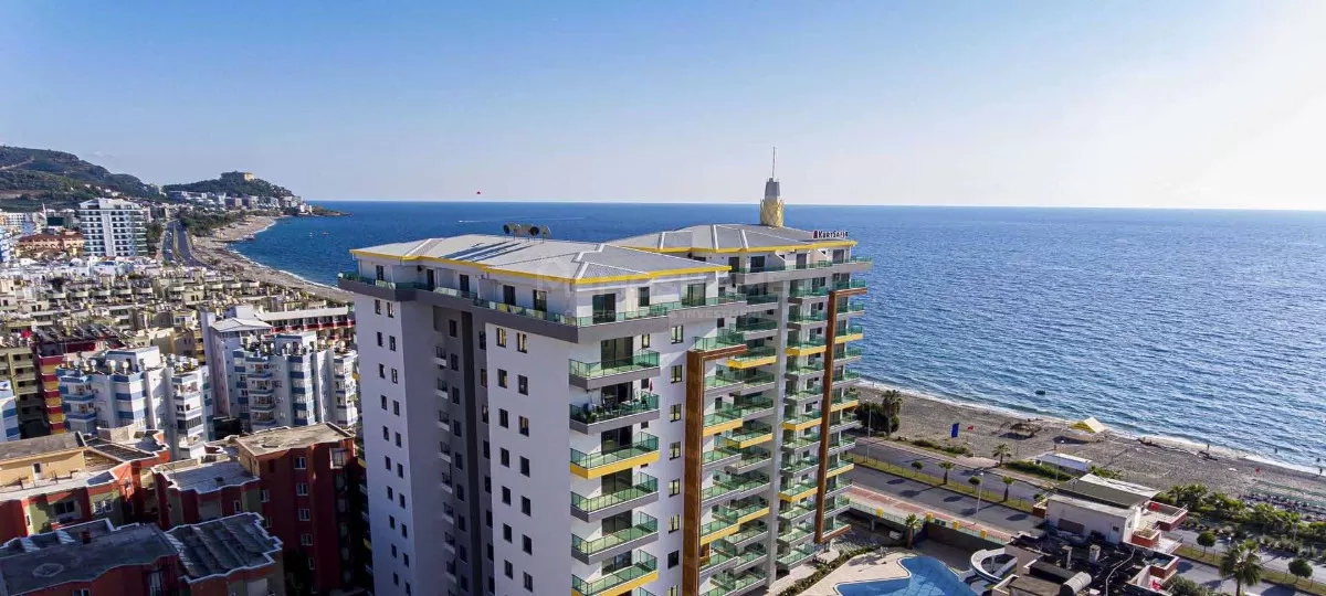 Romslig fullt møblert 2+1 med havutsikt