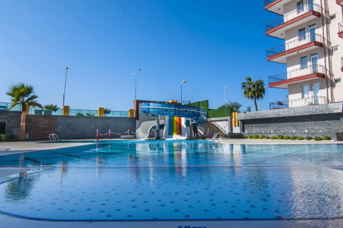 Romslig fullt møblert 2+1 med havutsikt