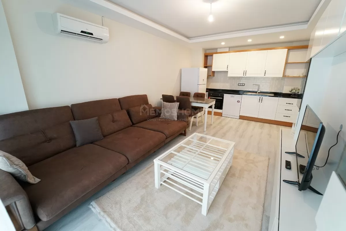 Romslig fullt møblert 2+1 med havutsikt