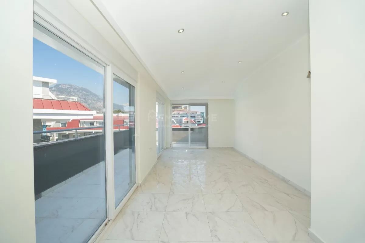 Cozy 4+1 Penthouse In Kestel