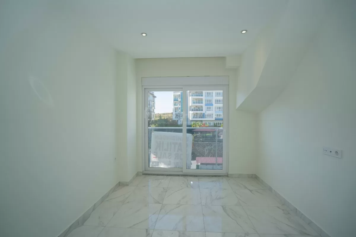 Cozy 4+1 Penthouse In Kestel