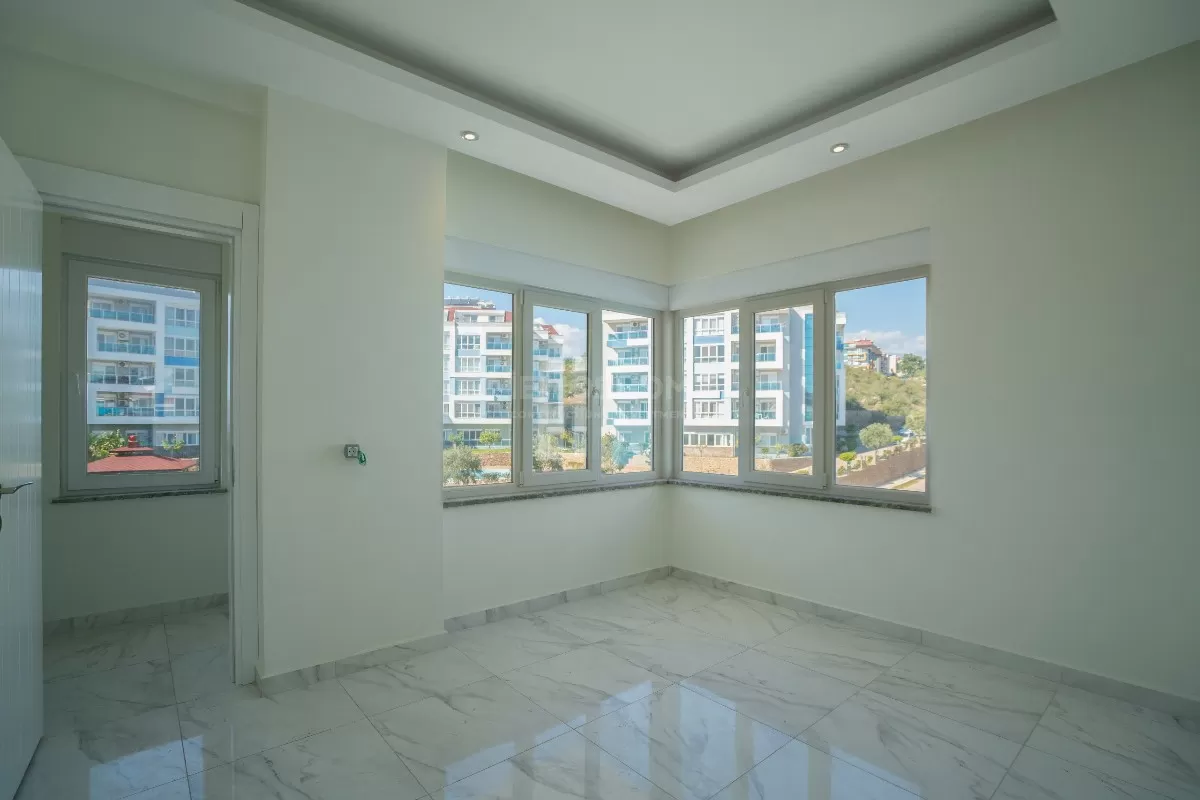 Cozy 4+1 Penthouse In Kestel