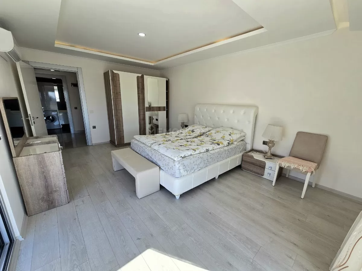 romslig 4+1 leilighet i Oba