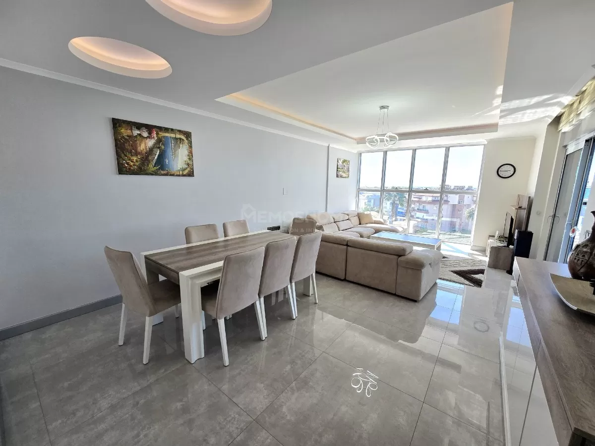 romslig 4+1 leilighet i Oba