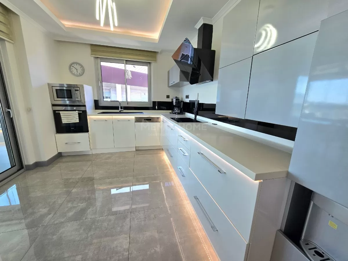 romslig 4+1 leilighet i Oba