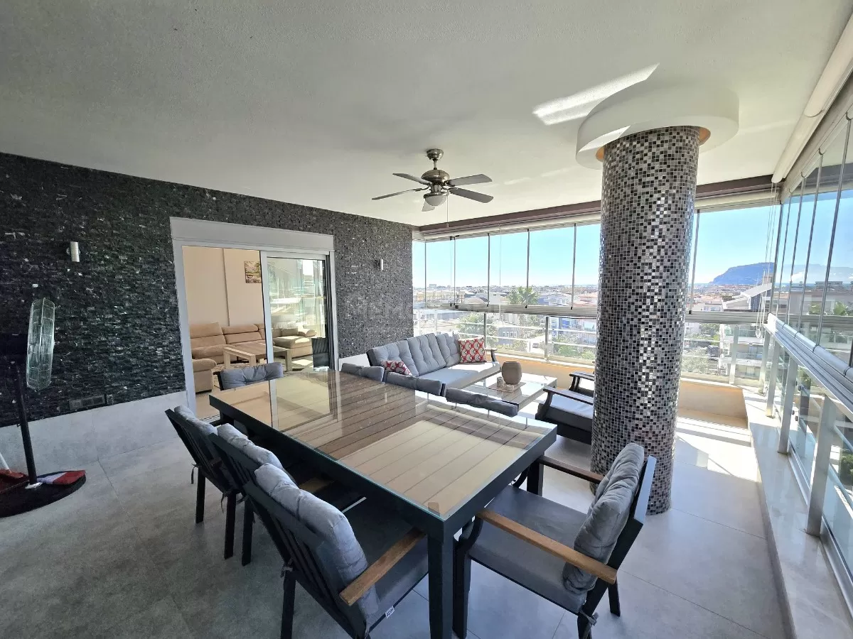 romslig 4+1 leilighet i Oba