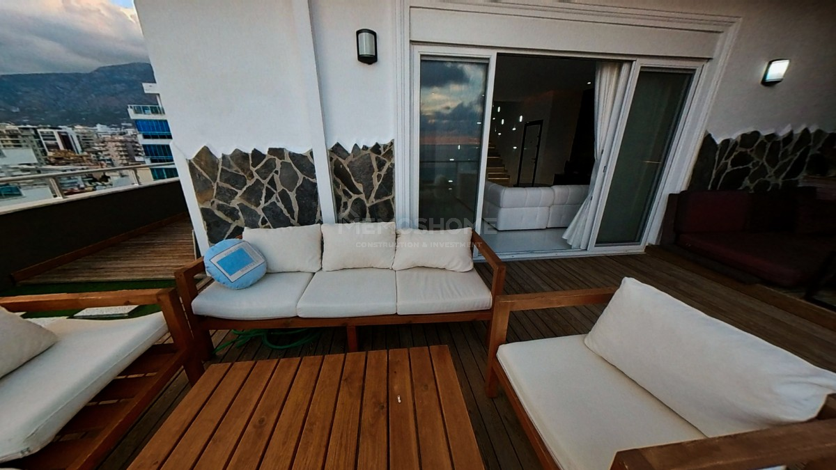 Mahmutlar'da Lüks 3+2 Daire