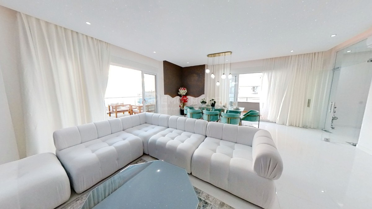 Mahmutlar'da Lüks 3+2 Daire