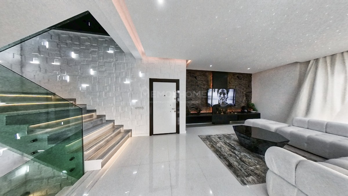 Mahmutlar'da Lüks 3+2 Daire