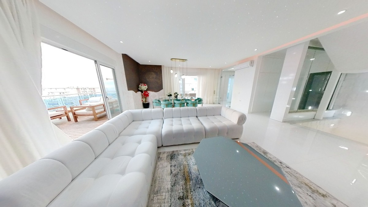 Mahmutlar'da Lüks 3+2 Daire