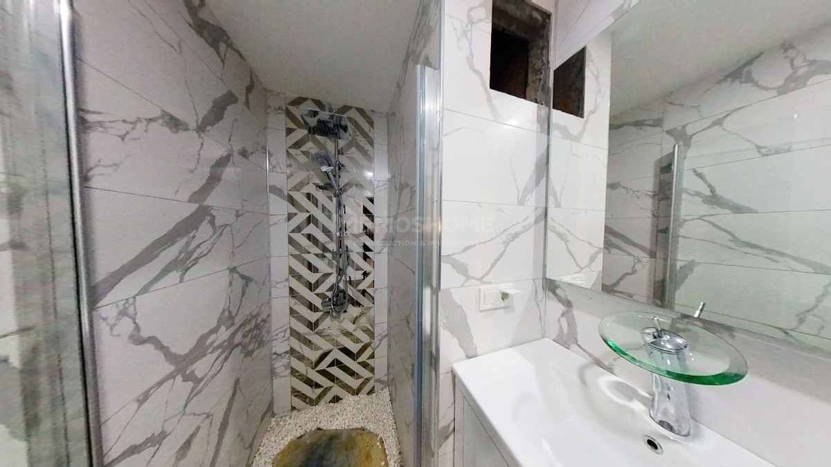 Mahmutlar'da Lüks 3+2 Daire