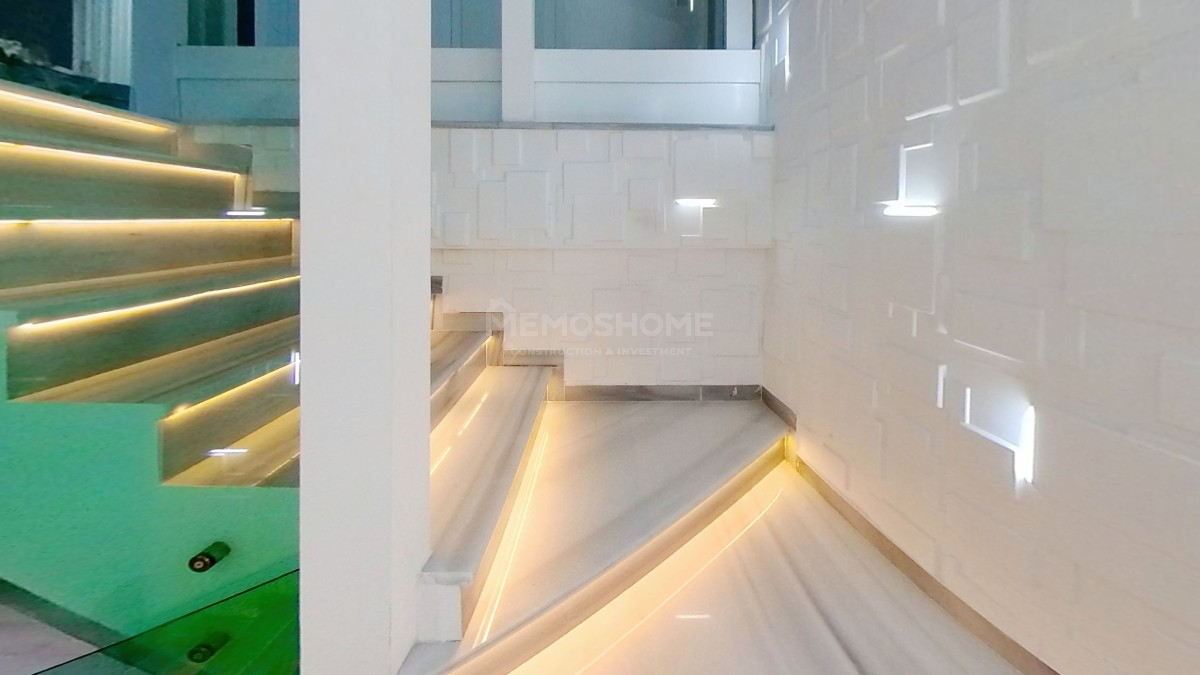 Mahmutlar'da Lüks 3+2 Daire