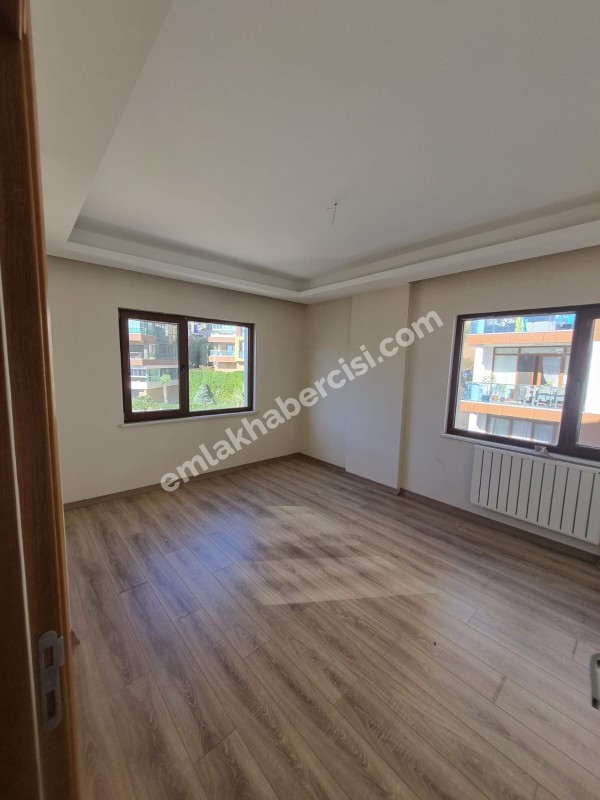 EMLAK HABERCİSİ'NDEN MUDANYA HALİTPAŞA SİTEİÇİ HAVUZLU OTOPARKLI  SATILIK 4+2 DUBLEKS DAİRE