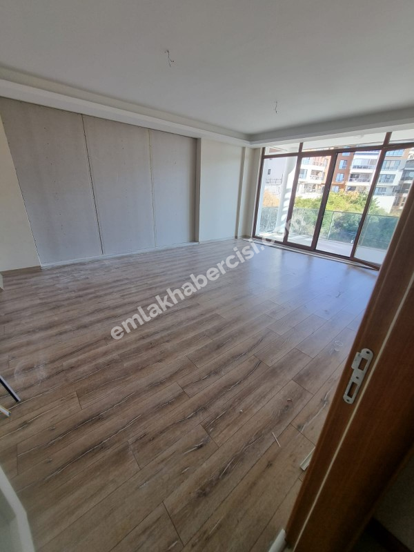 EMLAK HABERCİSİ'NDEN MUDANYA HALİTPAŞA SİTEİÇİ HAVUZLU OTOPARKLI  SATILIK 4+2 DUBLEKS DAİRE